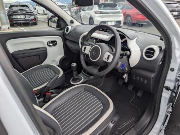 Ref:AUX-20125001 RENAULT TWINGO 2023 - Image 9