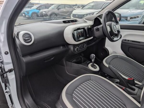 Ref:AUX-20125019 RENAULT TWINGO 2024 - Image 16