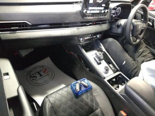 Ref:AUX-20125023 MITSUBISHI OUTLANDER PHEV 2022 - Image 3