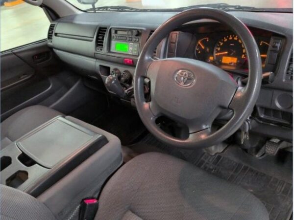 Ref:AUX-20125032 TOYOTA HIACE VAN 2017 - Image 4