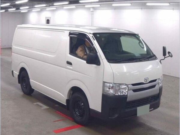 Ref:AUX-20125032 TOYOTA HIACE VAN 2017