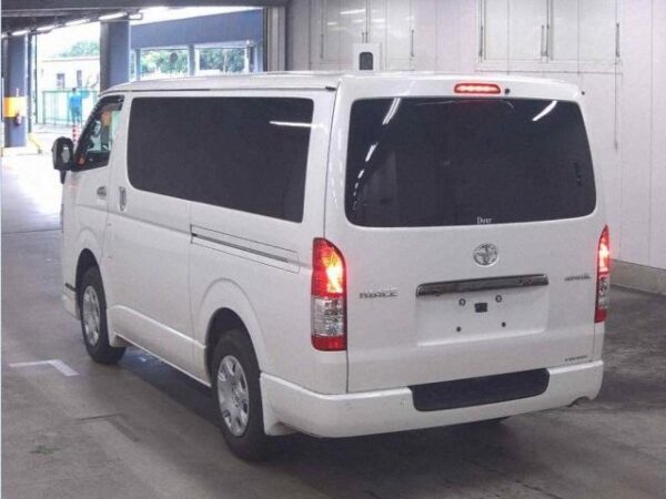 Ref:AUX-20125104 TOYOTA HIACE VAN 2023 - Image 2