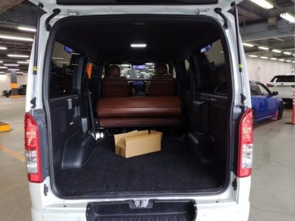 Ref:AUX-20125104 TOYOTA HIACE VAN 2023 - Image 3