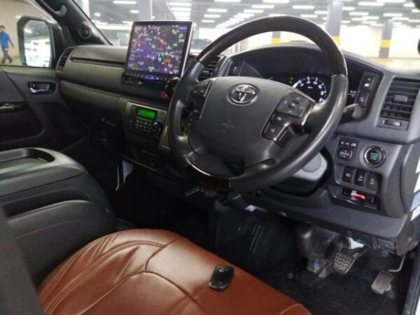 Ref:AUX-20125104 TOYOTA HIACE VAN 2023 - Image 4