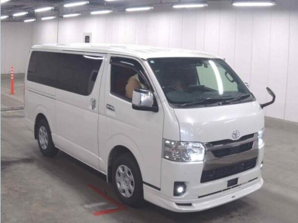 Ref:AUX-20125104 TOYOTA HIACE VAN 2023