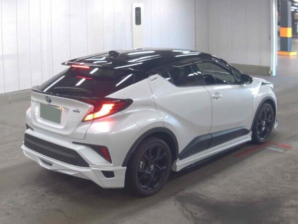 Ref:AUX-20125205 TOYOTA C-HR 2021 - Image 2