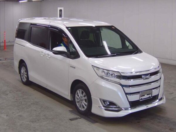 Ref:AUX-20125213 TOYOTA NOAH 2018