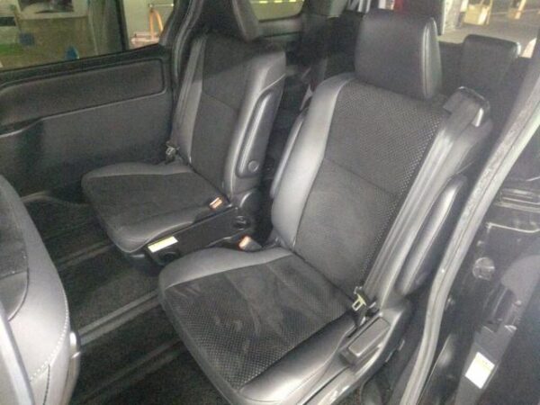 Ref:AUX-20127117 TOYOTA VOXY 2020 - Image 4