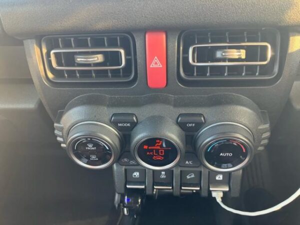 Ref:AUX-20140387 SUZUKI JIMNY 2022 - Image 12