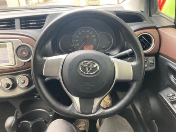 Ref:AUX-20140404 TOYOTA VITZ 2012 - Image 20