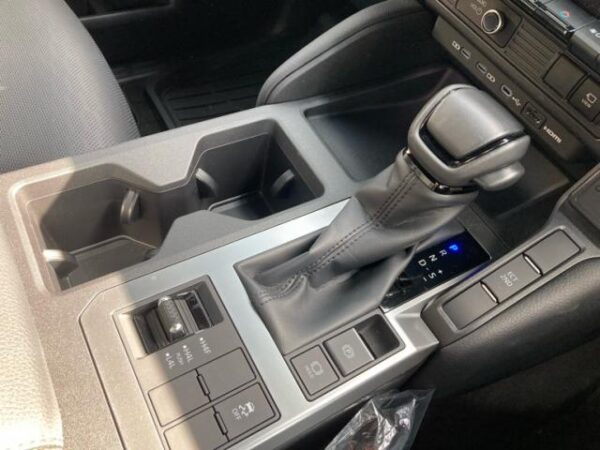Ref:AUX-20140451 TOYOTA LAND CRUISER 2024 - Image 18