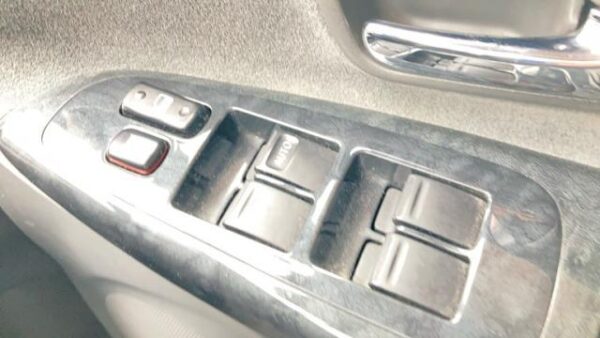 Ref:AUX-20140739 TOYOTA ESTIMA 2004 - Image 18