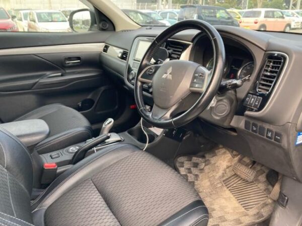 Ref:AUX-20140777 MITSUBISHI OUTLANDER PHEV 2014 - Image 16