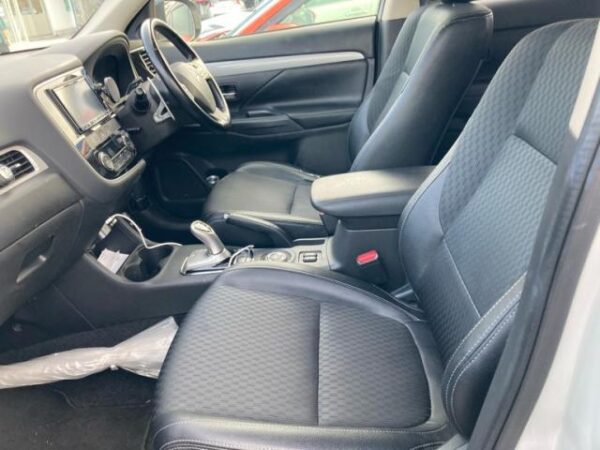 Ref:AUX-20140777 MITSUBISHI OUTLANDER PHEV 2014 - Image 7