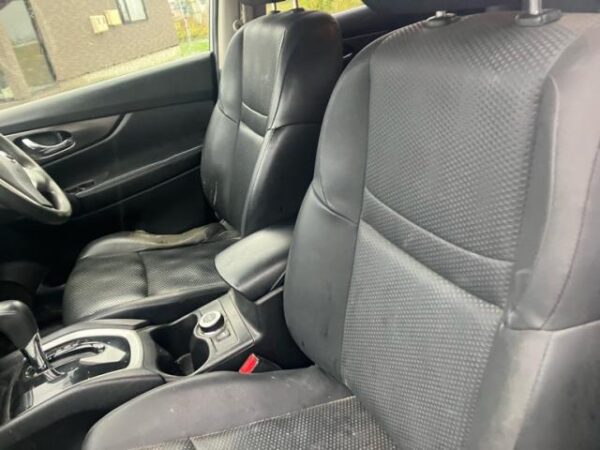 Ref:AUX-20140909 NISSAN X-TRAIL 2014 - Image 17