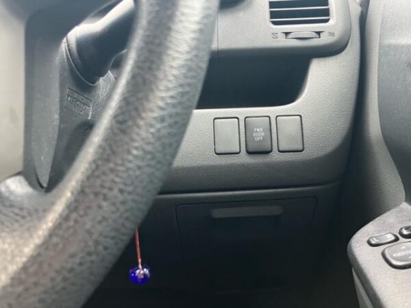 Ref:AUX-20140910 TOYOTA VOXY 2008 - Image 15
