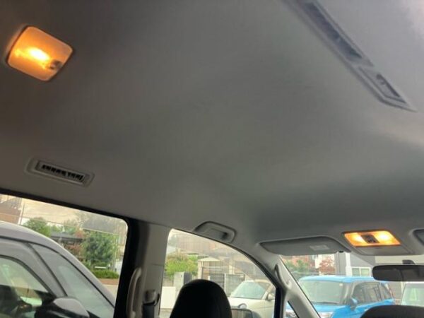 Ref:AUX-20140910 TOYOTA VOXY 2008 - Image 18