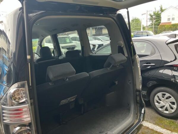 Ref:AUX-20140910 TOYOTA VOXY 2008 - Image 20