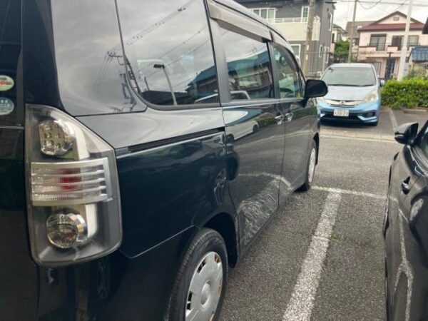 Ref:AUX-20140910 TOYOTA VOXY 2008 - Image 4