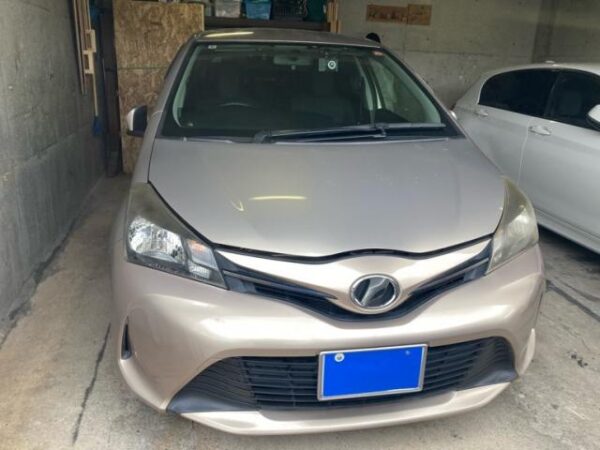 Ref:AUX-20141359 TOYOTA VITZ 2014