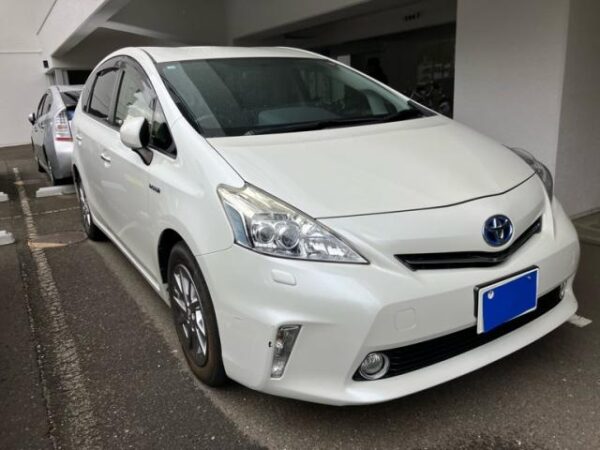 Ref:AUX-20141463 TOYOTA PRIUS ALPHA 2014 - Image 2