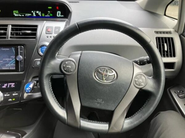 Ref:AUX-20141463 TOYOTA PRIUS ALPHA 2014 - Image 17