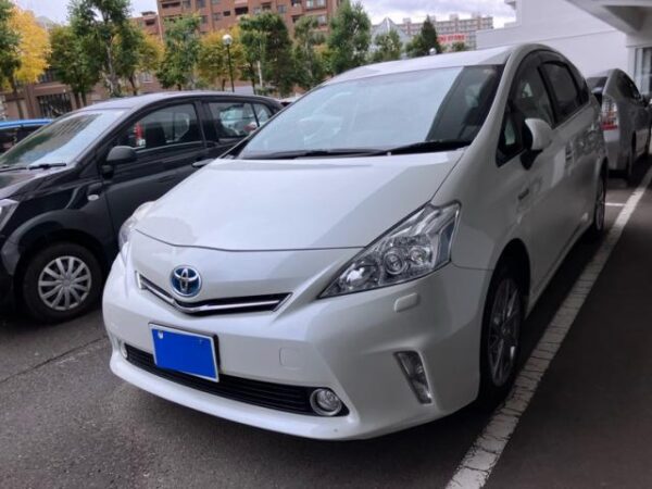 Ref:AUX-20141463 TOYOTA PRIUS ALPHA 2014