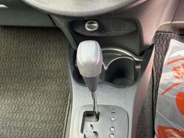 Ref:AUX-20142276 TOYOTA VITZ 2014 - Image 13