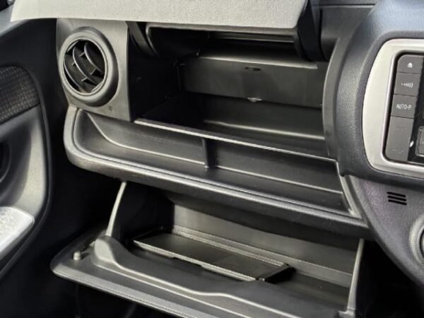 Ref:AUX-20142276 TOYOTA VITZ 2014 - Image 16