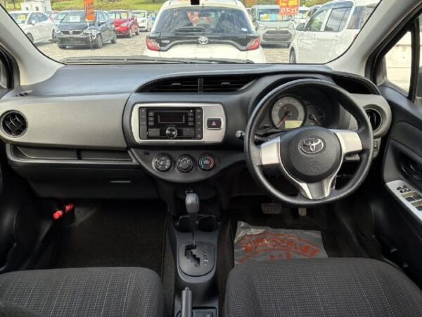 Ref:AUX-20142276 TOYOTA VITZ 2014 - Image 3