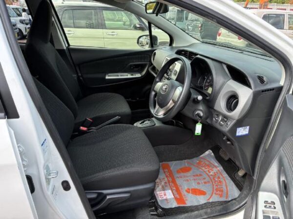 Ref:AUX-20142276 TOYOTA VITZ 2014 - Image 5