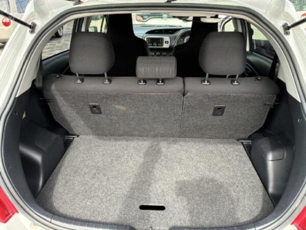 Ref:AUX-20142276 TOYOTA VITZ 2014 - Image 7