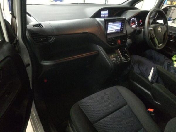 Ref:AUX-20143764 TOYOTA NOAH 2020 - Image 3