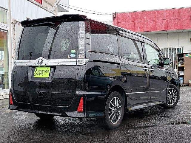 Ref:AUX-20146110 TOYOTA VOXY 2015 - Image 2