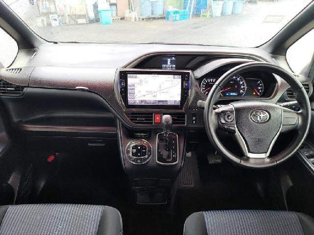 Ref:AUX-20146110 TOYOTA VOXY 2015 - Image 3