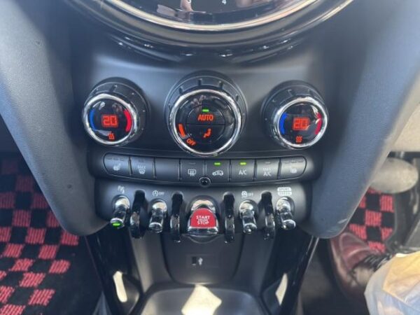 Ref:AUX-20146224 MINI MINI 2021 - Image 12
