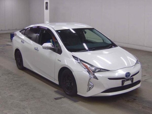 Ref:AUX-20153118 TOYOTA PRIUS 2016