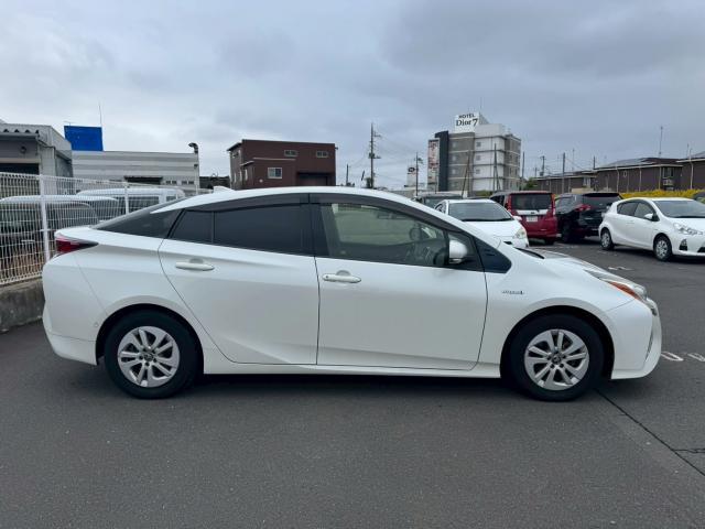 Ref:AUX-20163687 TOYOTA PRIUS 2017 4 Ref:AUX-20163687 TOYOTA PRIUS 2017 - Image 4