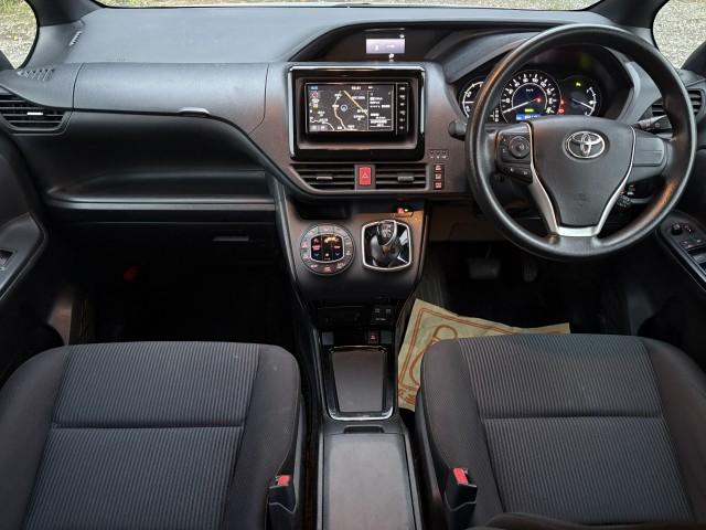 Ref:AUX-20164102 TOYOTA NOAH 2021 2 Ref:AUX-20164102 TOYOTA NOAH 2021 - Image 2