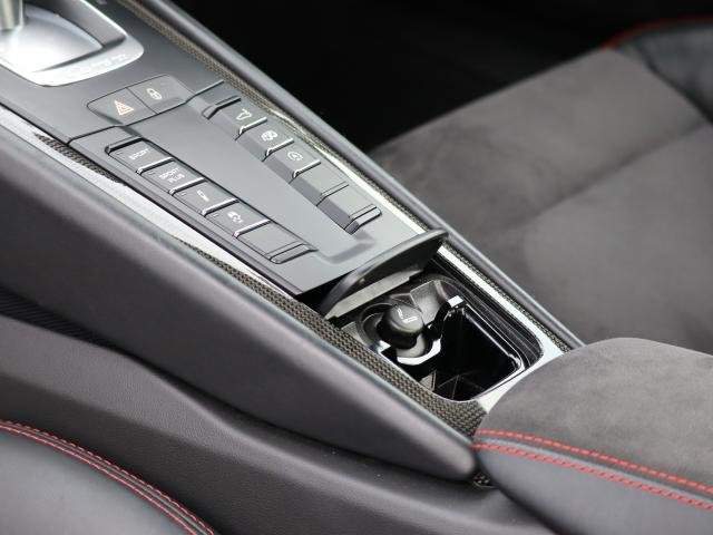 Ref:AUX-20171145 PORSCHE 911 2015 - Image 17