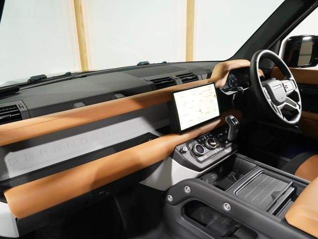 Ref:AUX-20190151 LAND ROVER DEFENDER 2023 - Image 16