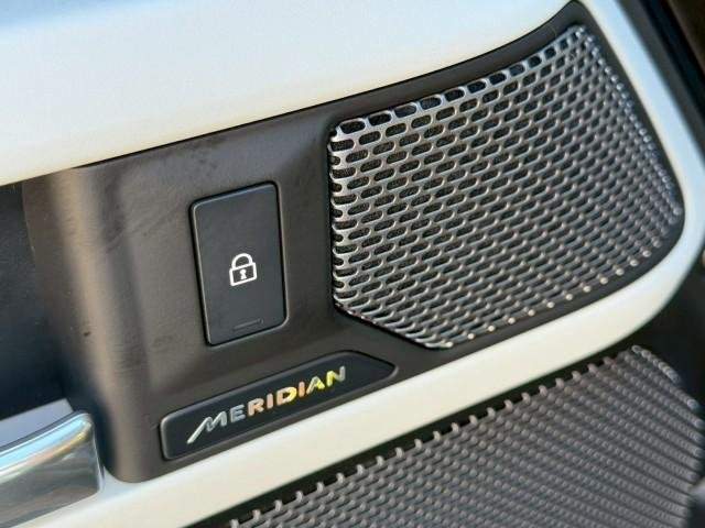 Ref:AUX-20214697 LAND ROVER DEFENDER 2024 - Image 12