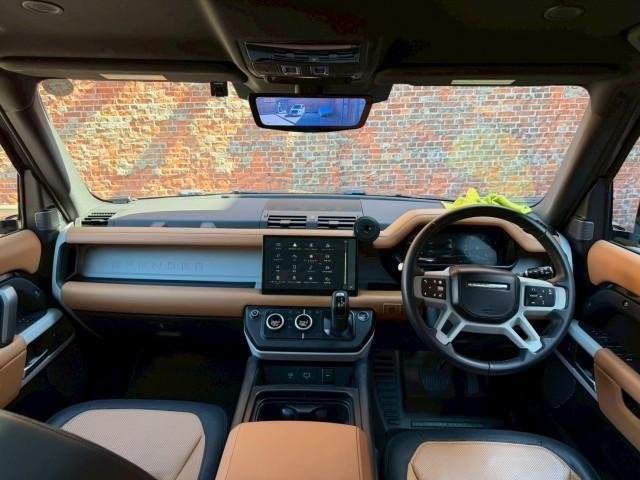 Ref:AUX-20214697 LAND ROVER DEFENDER 2024 - Image 18