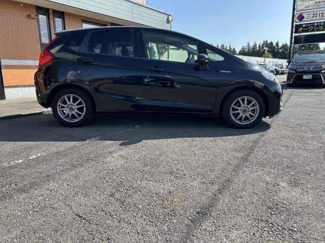 Ref:AUX-20232108 HONDA FIT HYBRID 2016 - Image 4