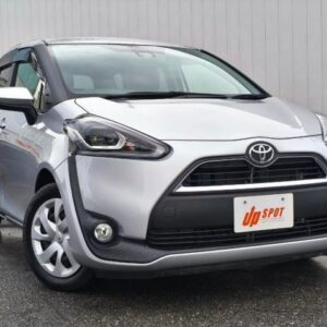 2015 Toyota Sienta silver gasoline used car Japan export