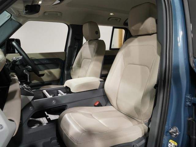 Ref:AUX-20258538 LAND ROVER DEFENDER 2023 - Image 16