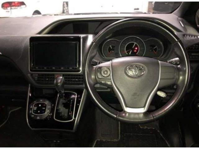 Ref:AUX-20274104 TOYOTA VOXY 2018 - Image 3