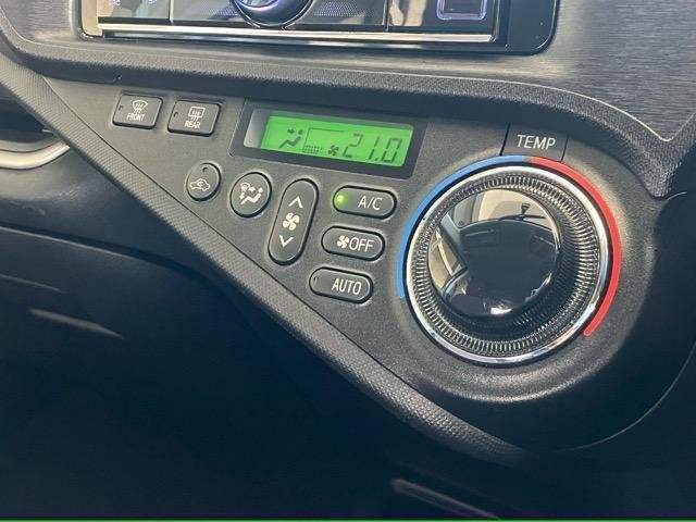 Ref:AUX-20330416 TOYOTA AQUA 2014 - Image 11