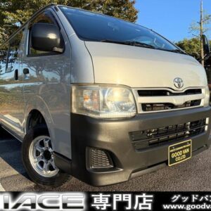 2012 Toyota Hiace Van silver diesel used car Japan export