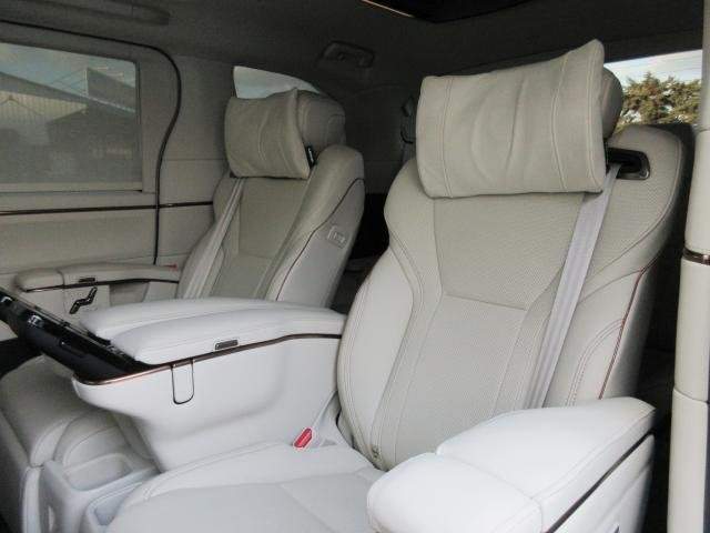 Ref:AUX-20371072 LEXUS LM 2025 - Image 12